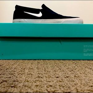 Nike SB slip ons